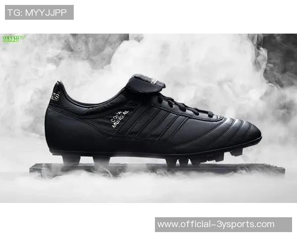 纯黑色足球鞋的魅力与选择指南让你在球场上尽显风采